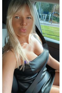 Julia/ France/ F209