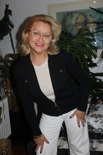 Ludmila/ en France