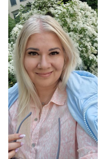 Tatiana IS429