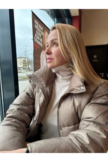 Iryna F432
