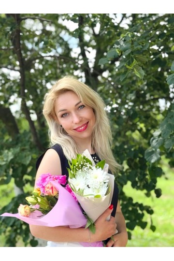 Yana IS594