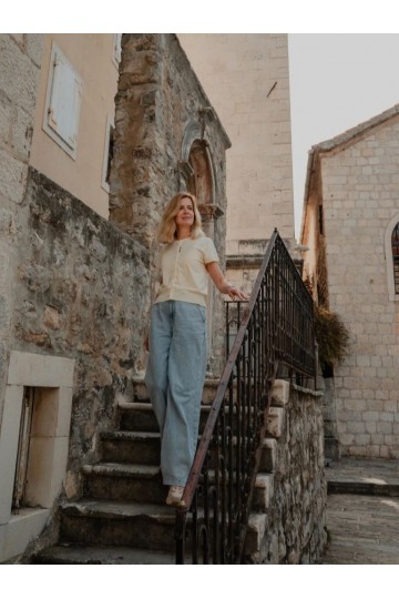 Anna/ Monténégro / F523