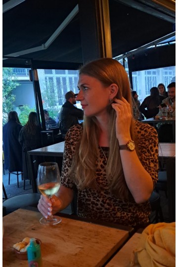 Oksana / FRANCE / F543