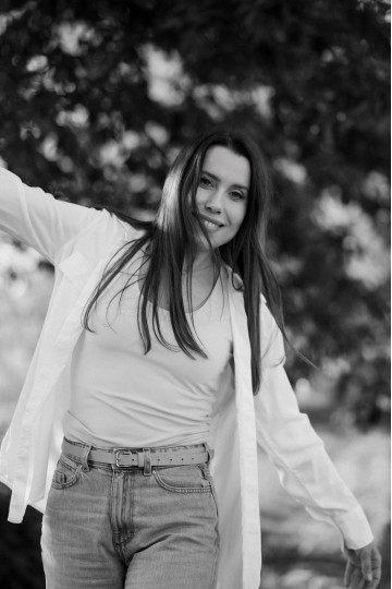 Olesya F571