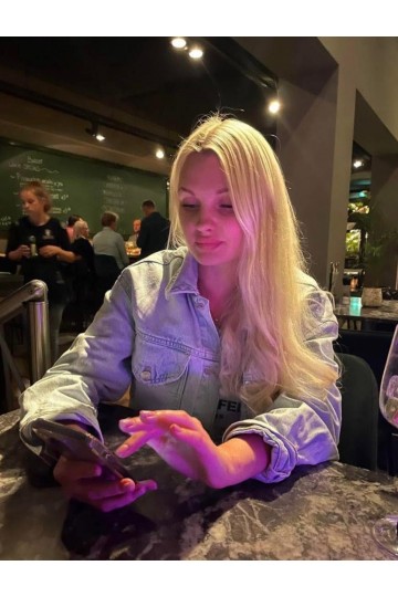 Irina F572