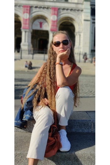 Larisa F576
