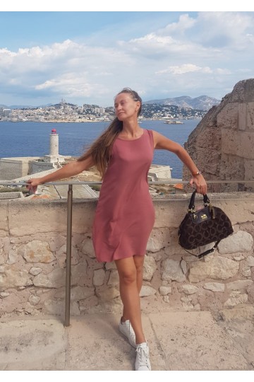 Larisa F576