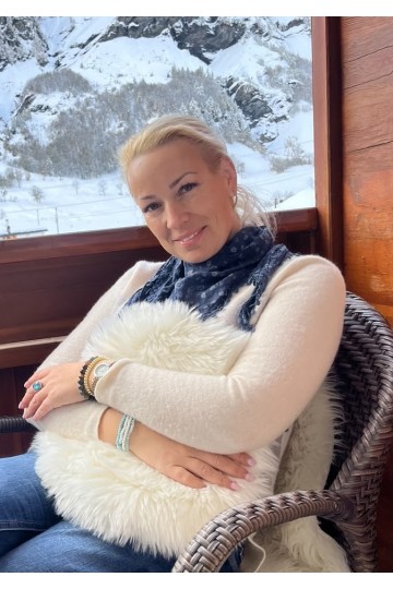 Olesya/ Suisse: F589